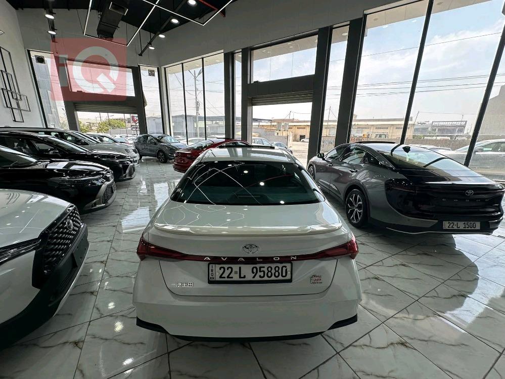 تويوتا أفالون